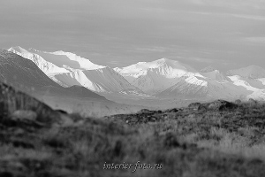чб фото Вершины Южного Алтая на плато Укок