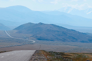 Дорога вдоль озера Толбо - Монголия