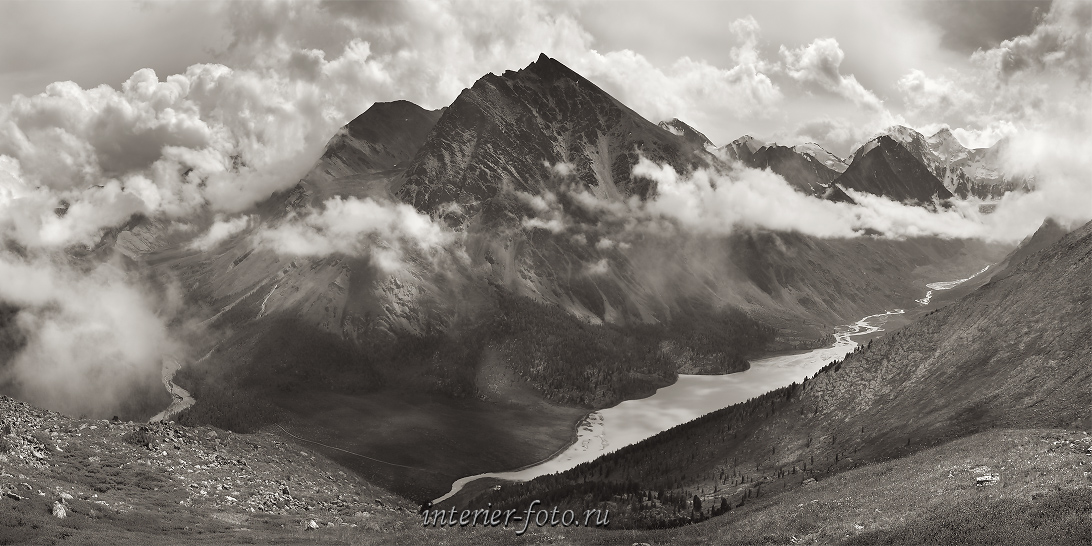 Черно-белые горы Белуха