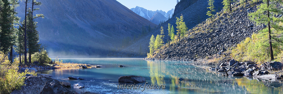 Красивое озеро Алтай